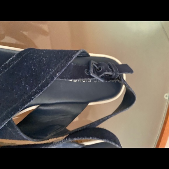 Sandals 🩴 - Picture 3 of 4